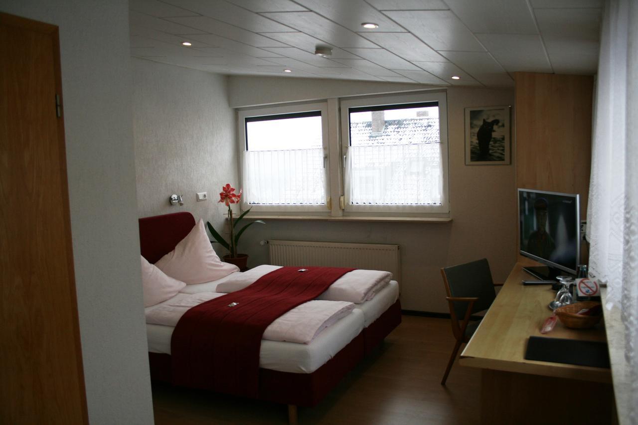 Hotel Am Sonnenhang Касел Екстериор снимка