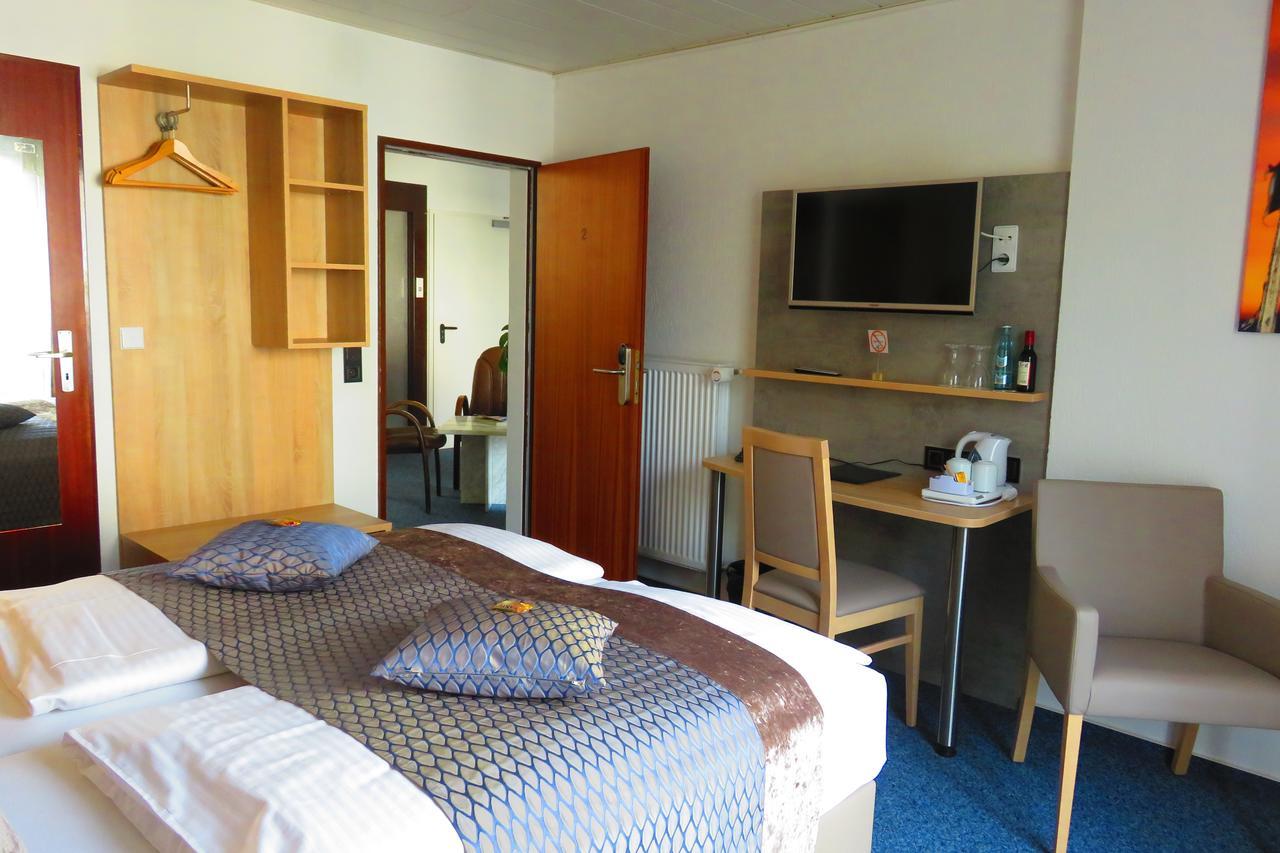 Hotel Am Sonnenhang Касел Екстериор снимка