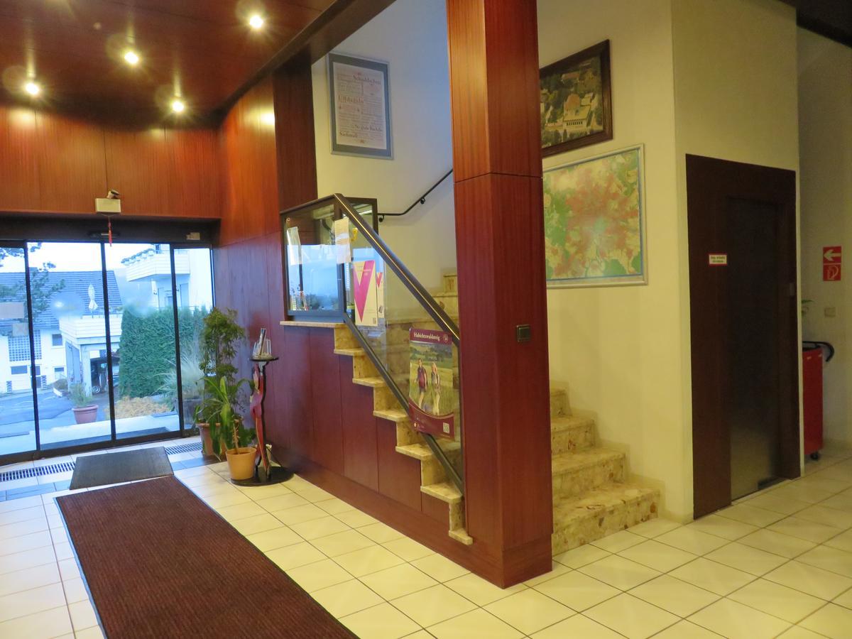 Hotel Am Sonnenhang Касел Екстериор снимка
