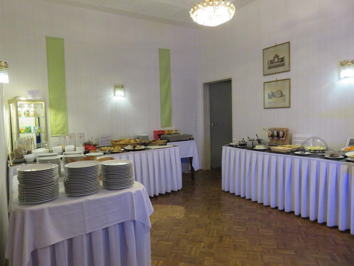 Hotel Am Sonnenhang Касел Екстериор снимка