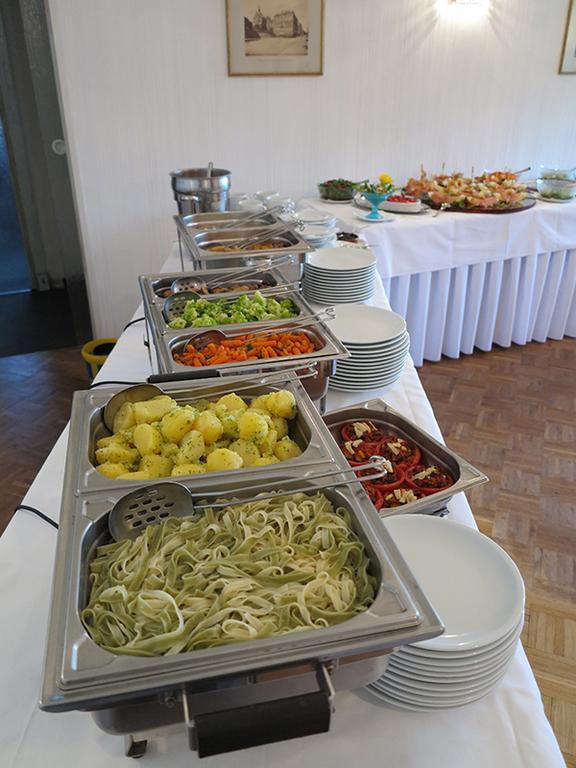 Hotel Am Sonnenhang Касел Екстериор снимка