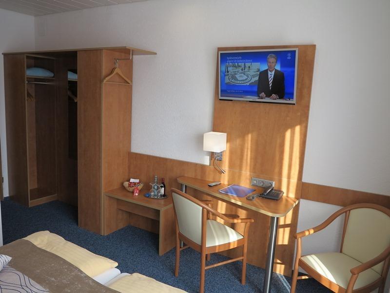 Hotel Am Sonnenhang Касел Стая снимка