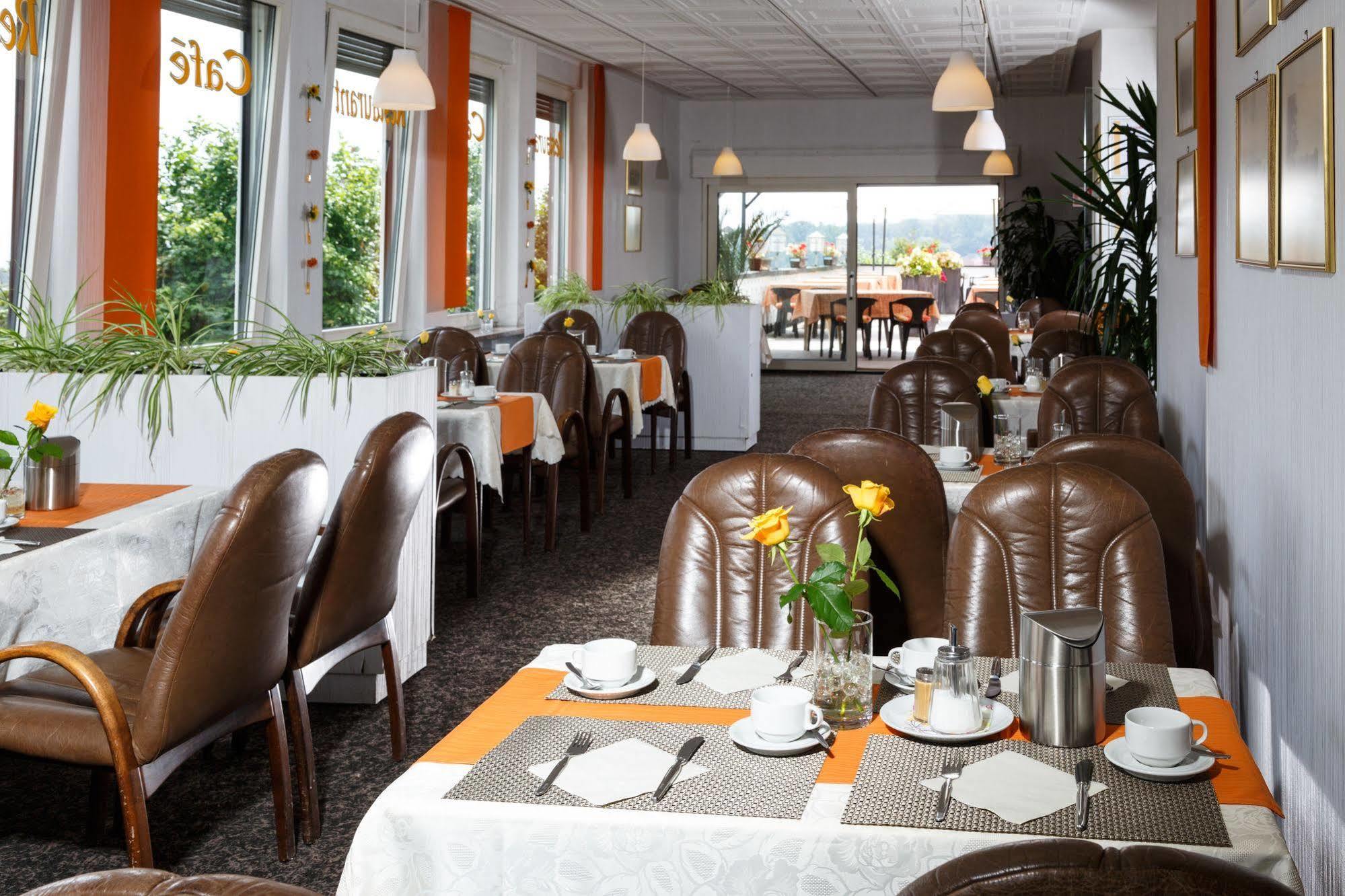 Hotel Am Sonnenhang Касел Екстериор снимка
